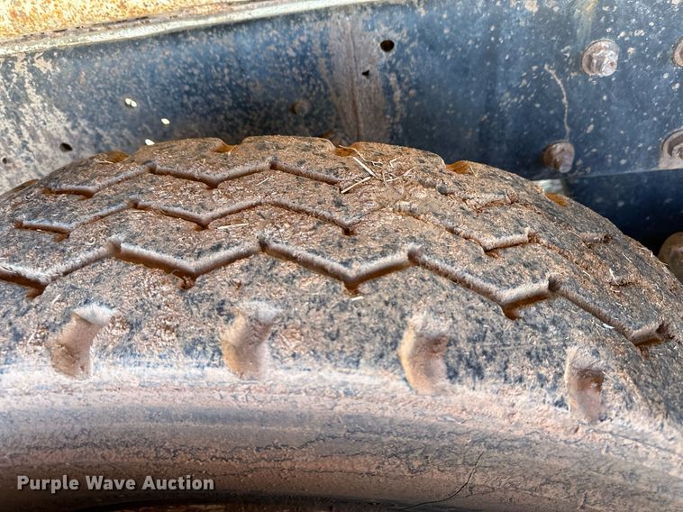 image for item ER8348 1992 Mack RD688S water truck