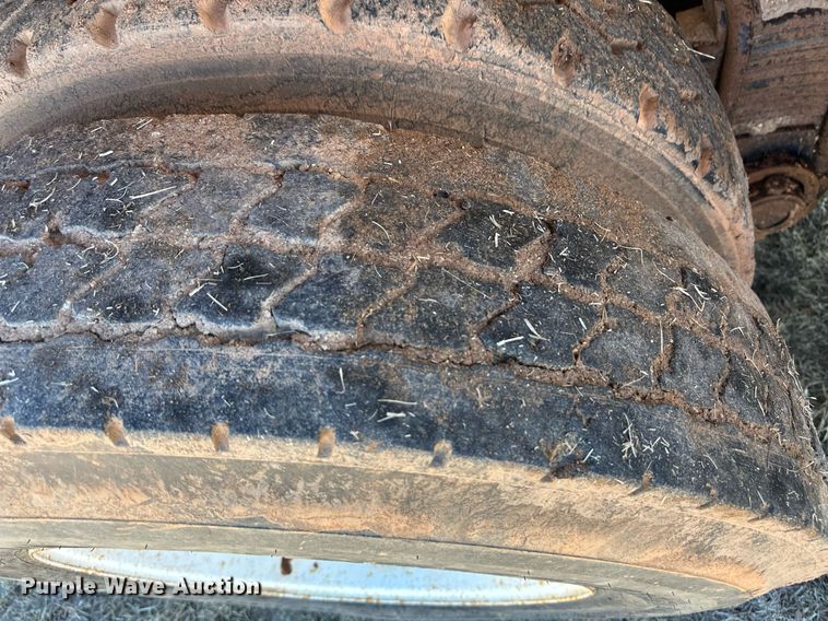 image for item ER8348 1992 Mack RD688S water truck