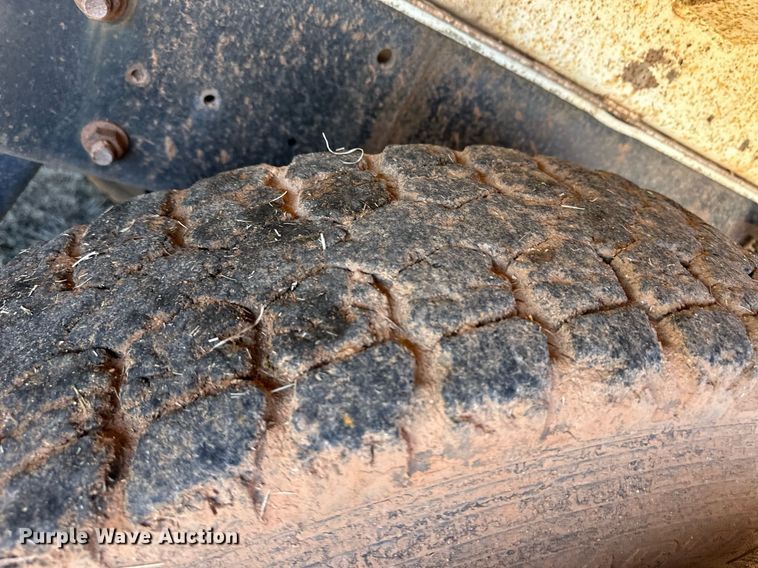 image for item ER8348 1992 Mack RD688S water truck