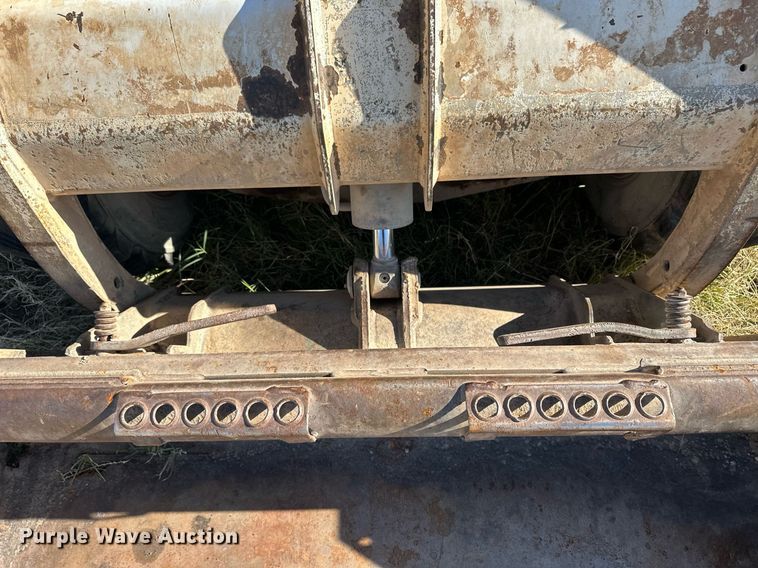 image for item ER8396 1998 Bobcat 753 skid steer loader