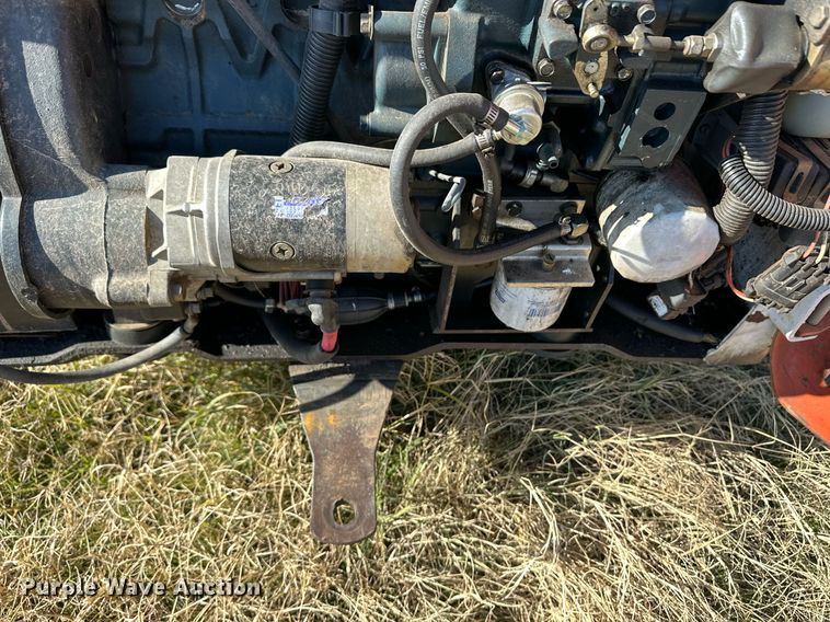 image for item ER8396 1998 Bobcat 753 skid steer loader