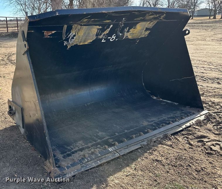 image for item ER8542 Wheel loader bucket