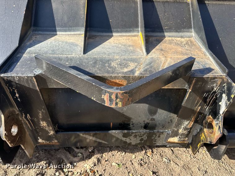 image for item ER8542 Wheel loader bucket