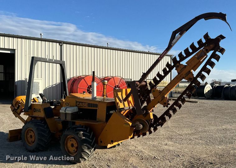 image for item LH9286 1981 Case DH4 trencher with trailer