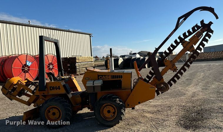 image for item LH9286 1981 Case DH4 trencher with trailer