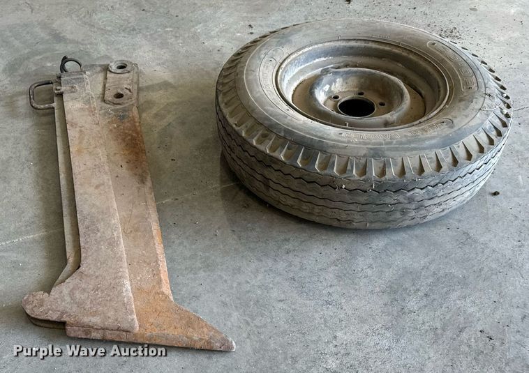 image for item LH9286 1981 Case DH4 trencher with trailer