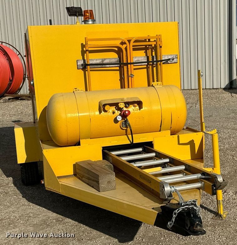 image for item LH9287 Carpenter's ventilating heater trailer 