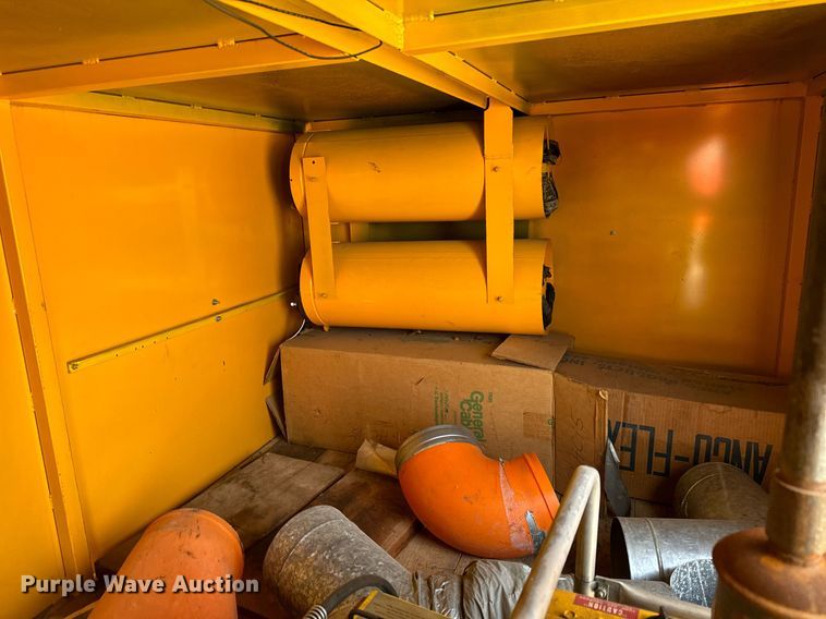 image for item LH9287 Carpenter's ventilating heater trailer 