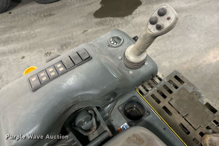 image for item LH9303 2015 Wacker Neuson CRT60-74L Power trowel 