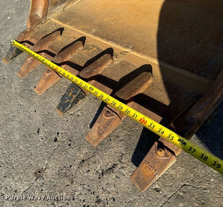 image for item LH9314 Bobcat MX6T mini excavator bucket