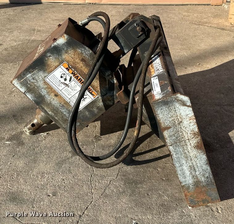 image for item LH9317 Lowe 1650E skid steer auger