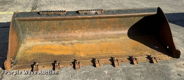 image for item LH9318 Caterpillar  skid steer bucket