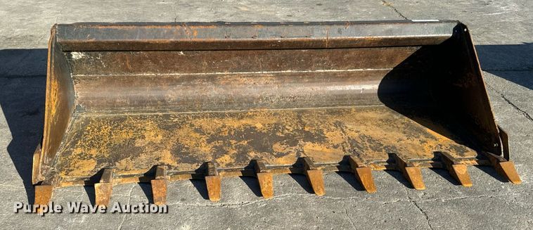 image for item LH9319 Virnig skid steer bucket