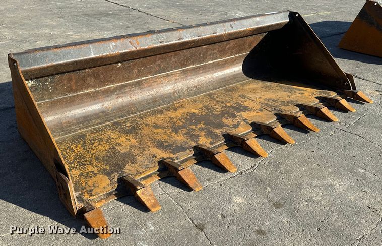 image for item LH9319 Virnig skid steer bucket