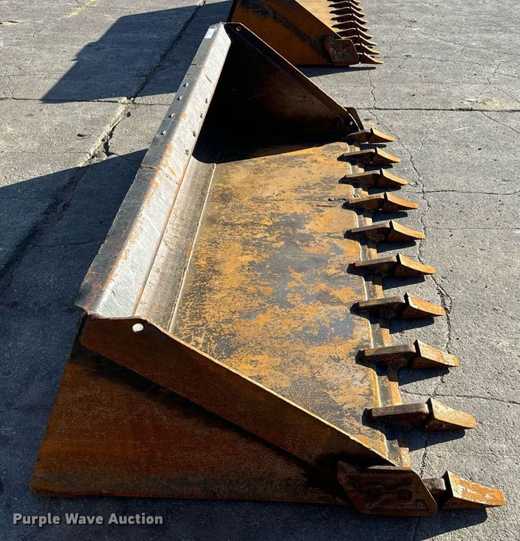 image for item LH9319 Virnig skid steer bucket