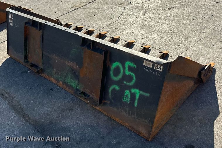 image for item LH9319 Virnig skid steer bucket