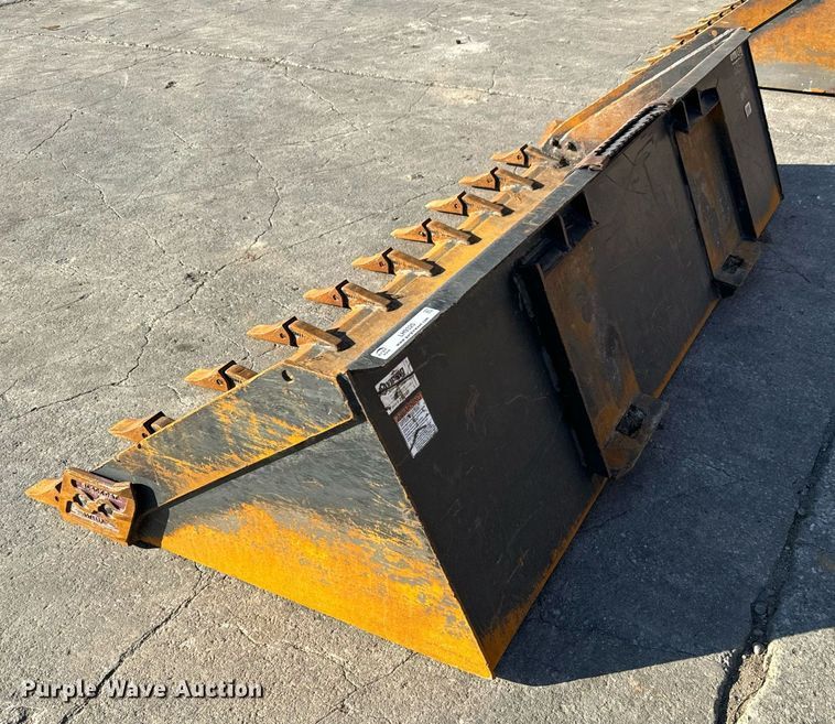 image for item LH9320 Virnig skid steer bucket