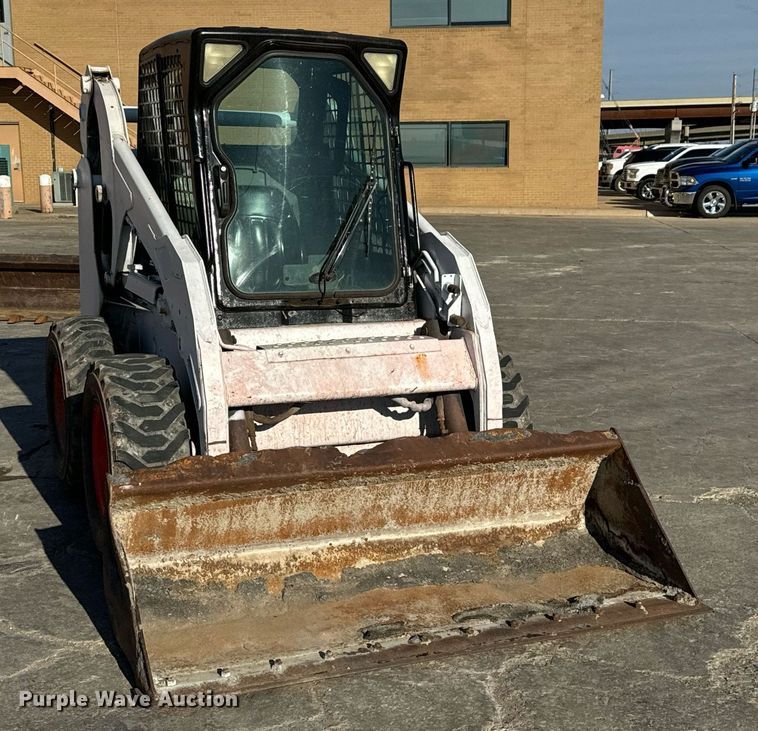 image for item LH9322 2001 Bobcat  773 skid steer loader