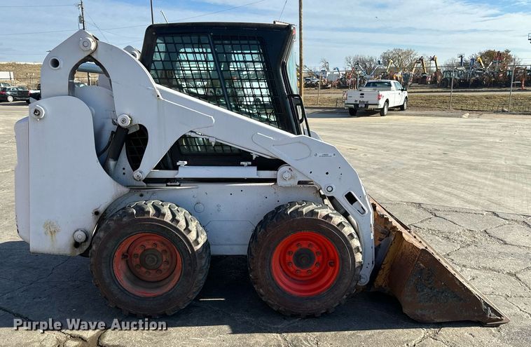 image for item LH9322 2001 Bobcat  773 skid steer loader