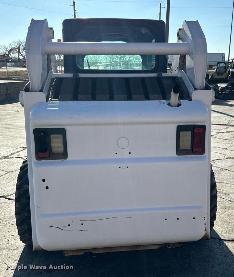 image for item LH9322 2001 Bobcat  773 skid steer loader