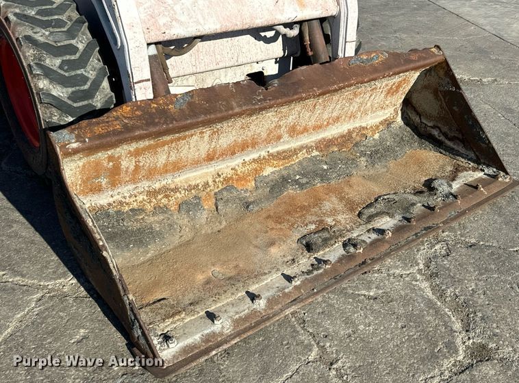 image for item LH9322 2001 Bobcat  773 skid steer loader