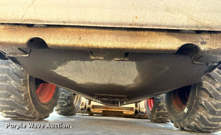 image for item LH9322 2001 Bobcat  773 skid steer loader