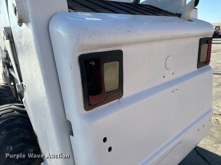 image for item LH9322 2001 Bobcat  773 skid steer loader