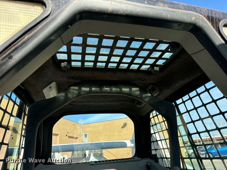 image for item LH9322 2001 Bobcat  773 skid steer loader