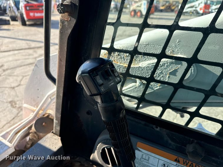 image for item LH9322 2001 Bobcat  773 skid steer loader