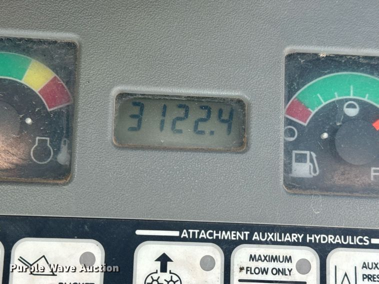 image for item LH9322 2001 Bobcat  773 skid steer loader