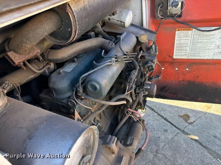 image for item LH9322 2001 Bobcat  773 skid steer loader