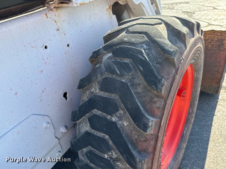 image for item LH9322 2001 Bobcat  773 skid steer loader