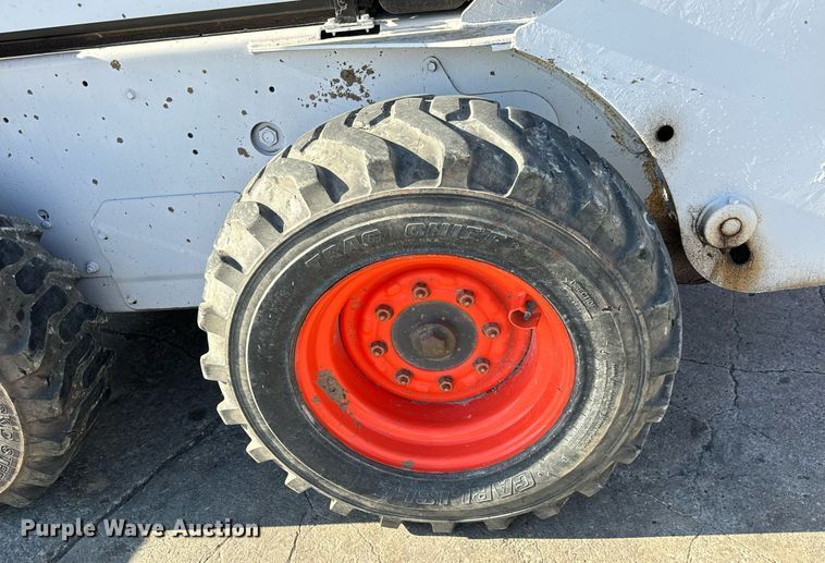 image for item LH9322 2001 Bobcat  773 skid steer loader