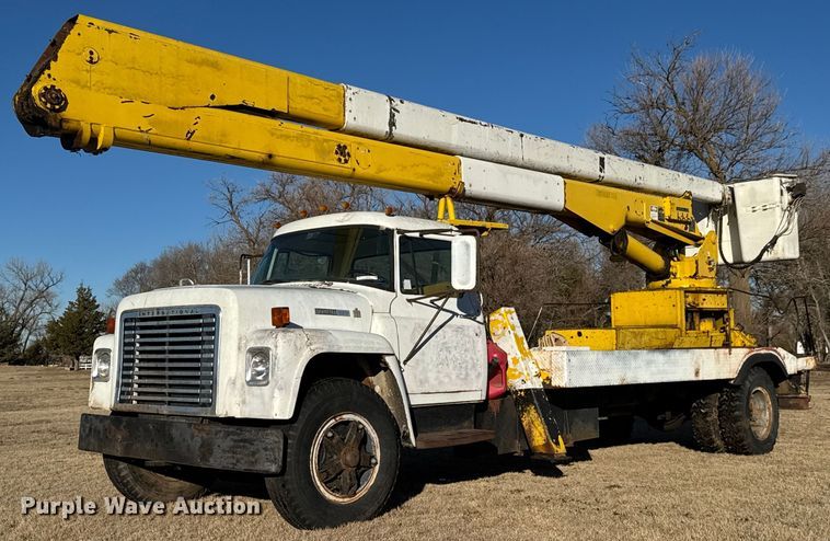 image for item LH9328 1977 International Harvester Loadstar 1700 bucket truck