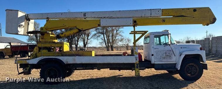 image for item LH9328 1977 International Harvester Loadstar 1700 bucket truck