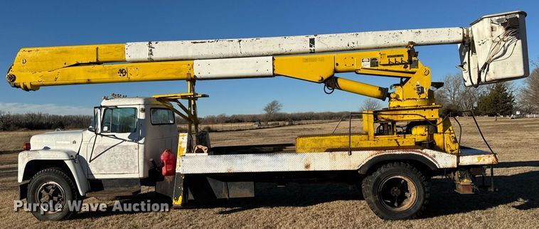 image for item LH9328 1977 International Harvester Loadstar 1700 bucket truck