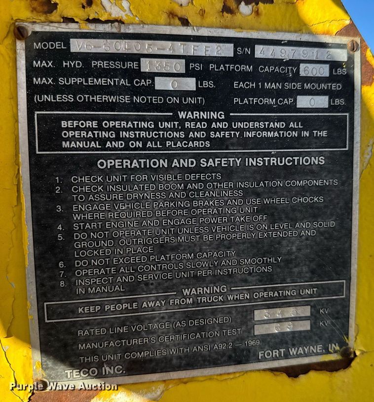 image for item LH9328 1977 International Harvester Loadstar 1700 bucket truck