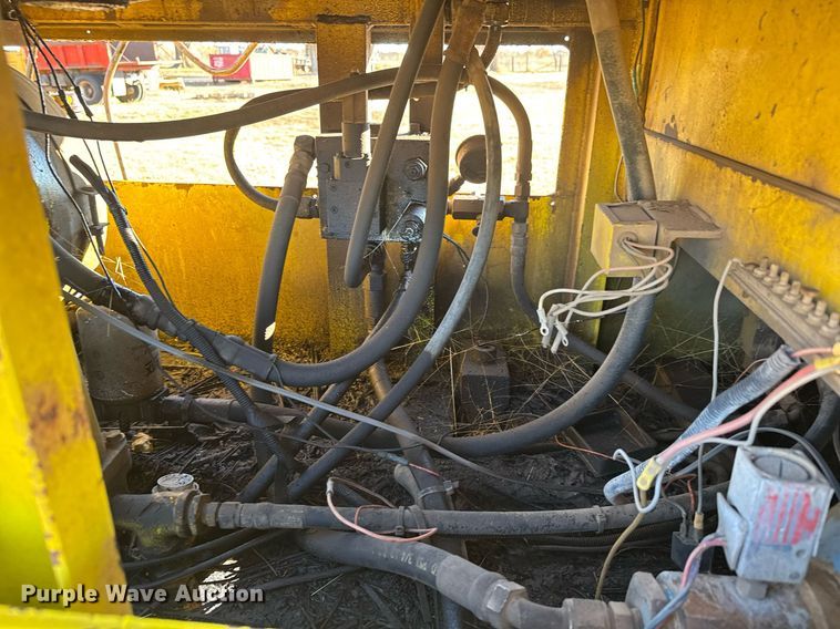 image for item LH9328 1977 International Harvester Loadstar 1700 bucket truck