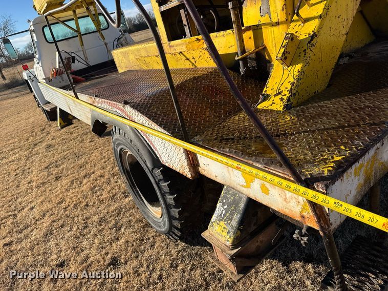 image for item LH9328 1977 International Harvester Loadstar 1700 bucket truck