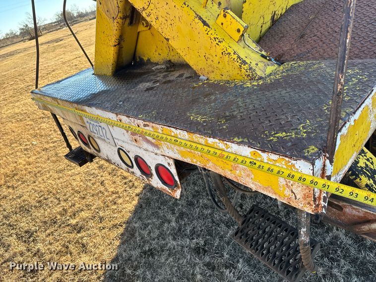 image for item LH9328 1977 International Harvester Loadstar 1700 bucket truck