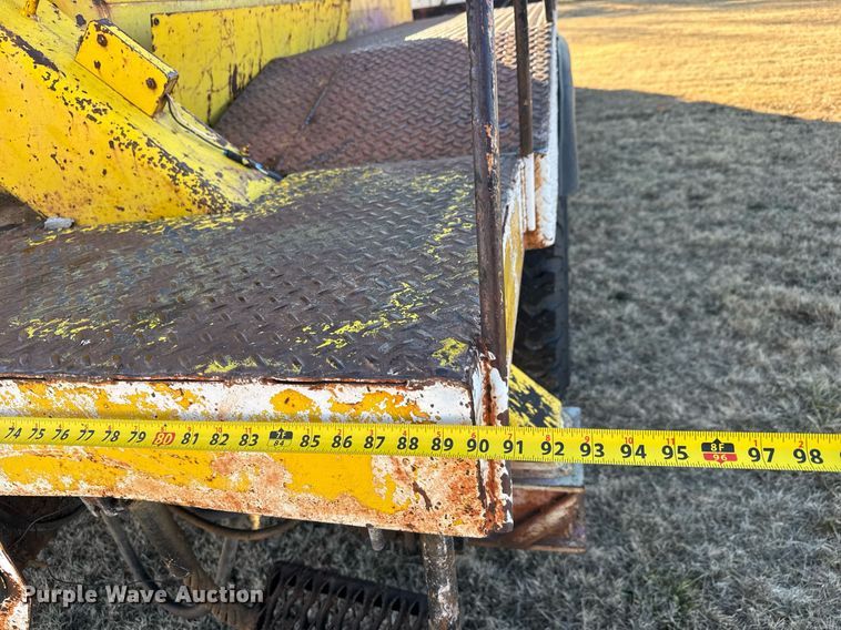 image for item LH9328 1977 International Harvester Loadstar 1700 bucket truck