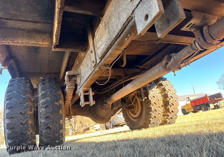 image for item LH9328 1977 International Harvester Loadstar 1700 bucket truck