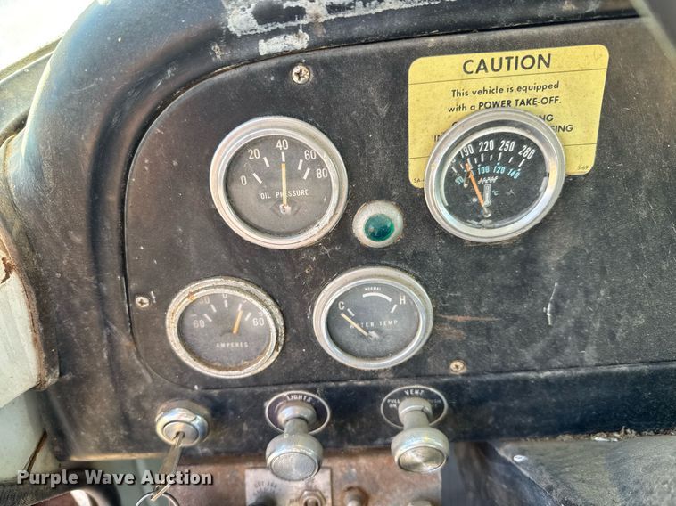 image for item LH9328 1977 International Harvester Loadstar 1700 bucket truck