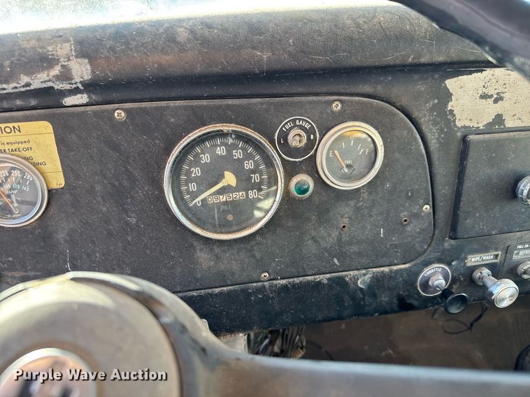 image for item LH9328 1977 International Harvester Loadstar 1700 bucket truck