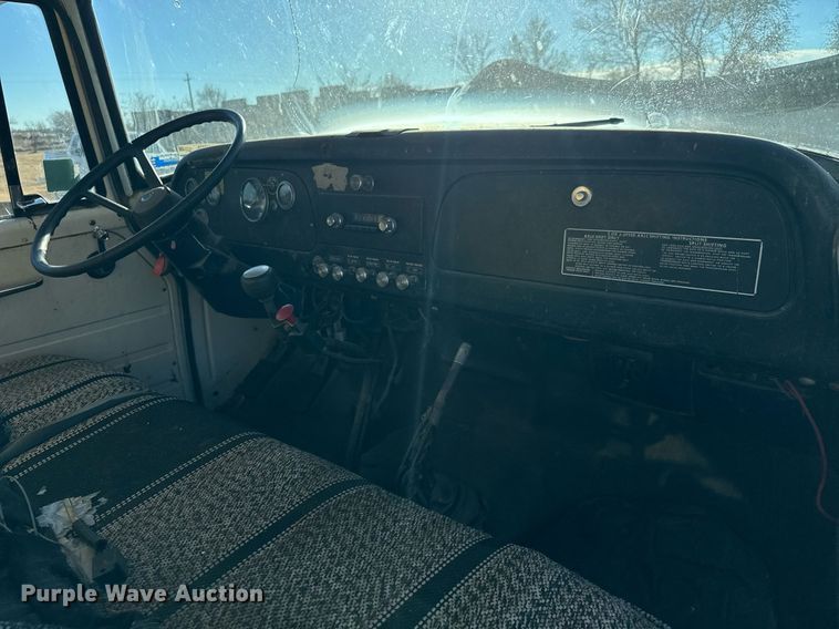 image for item LH9328 1977 International Harvester Loadstar 1700 bucket truck