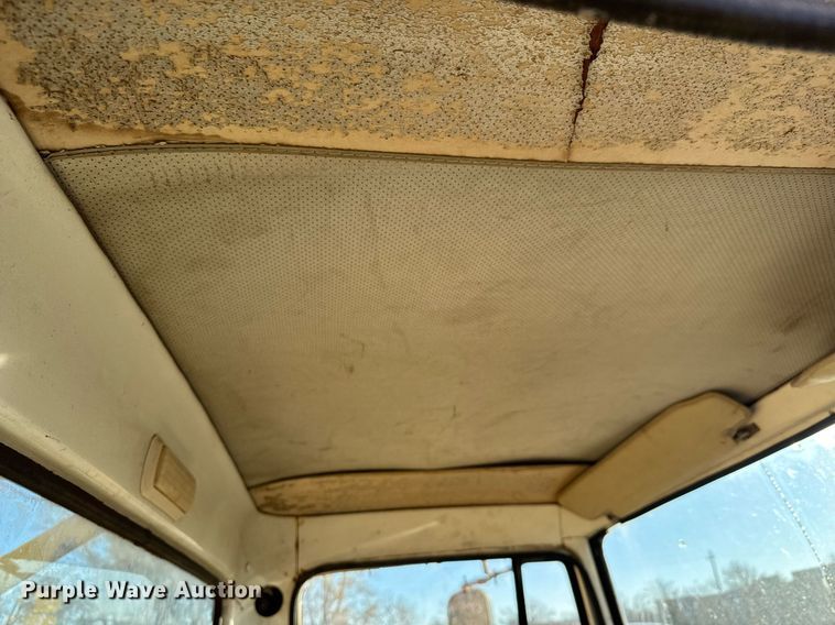 image for item LH9328 1977 International Harvester Loadstar 1700 bucket truck