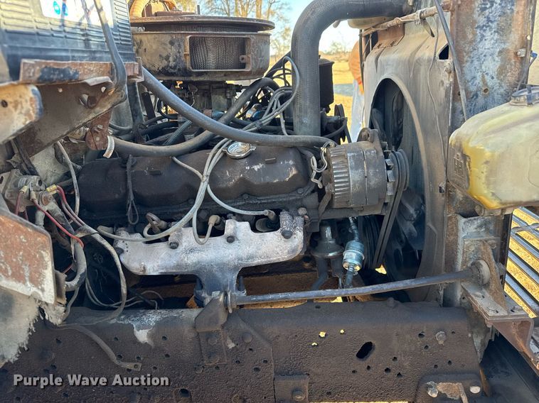 image for item LH9328 1977 International Harvester Loadstar 1700 bucket truck