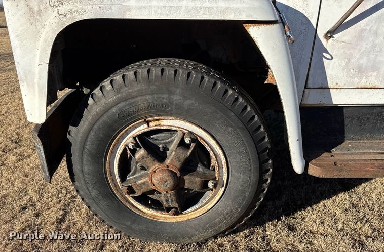 image for item LH9328 1977 International Harvester Loadstar 1700 bucket truck