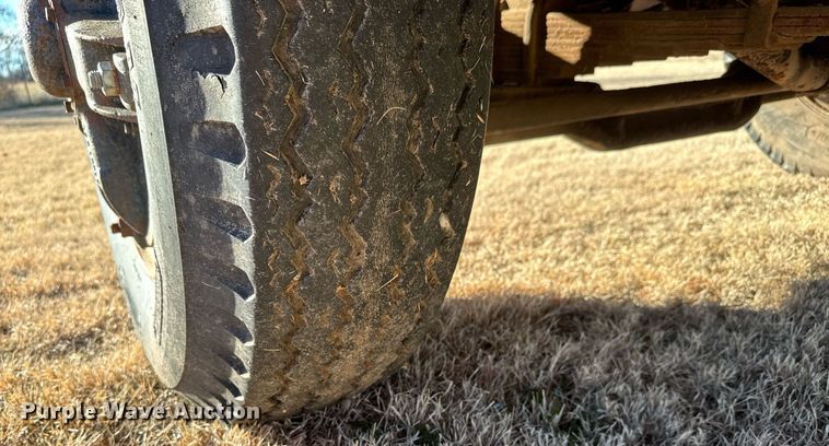 image for item LH9328 1977 International Harvester Loadstar 1700 bucket truck