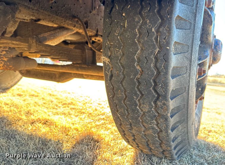 image for item LH9328 1977 International Harvester Loadstar 1700 bucket truck